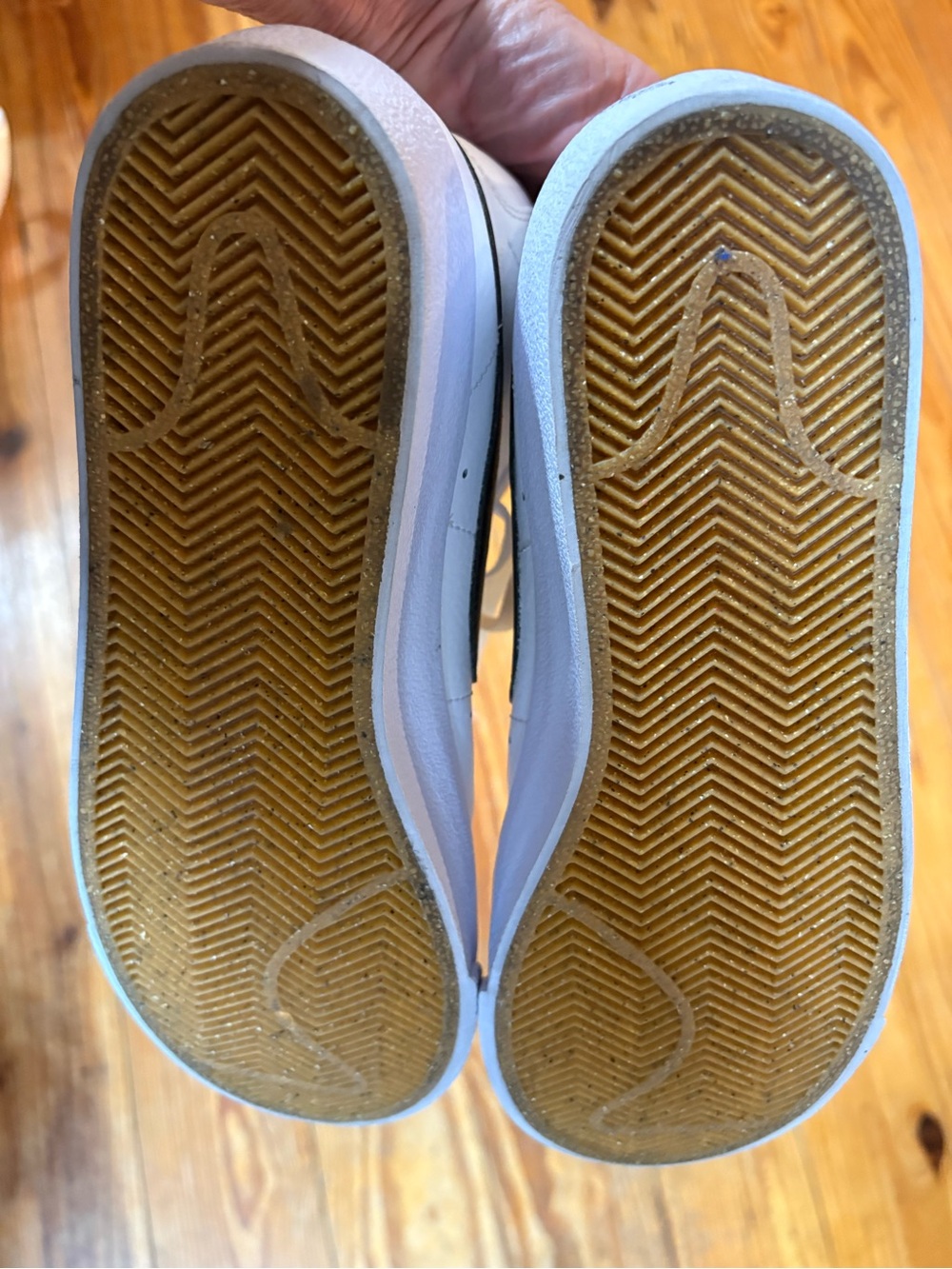 Nike - Picture 5 of 6